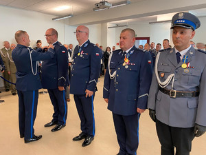 policjanci odznaczeni przez przedstawiciela związku zawodowego policjantów województwa małopolskiego