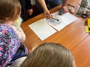 wyodrębnianie śladu na kartce papieru